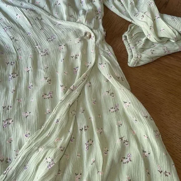 Billabong Dress Women’s/ Teen XS Wrap light Green Micro Florals V Neck Casual - Picture 5 of 8